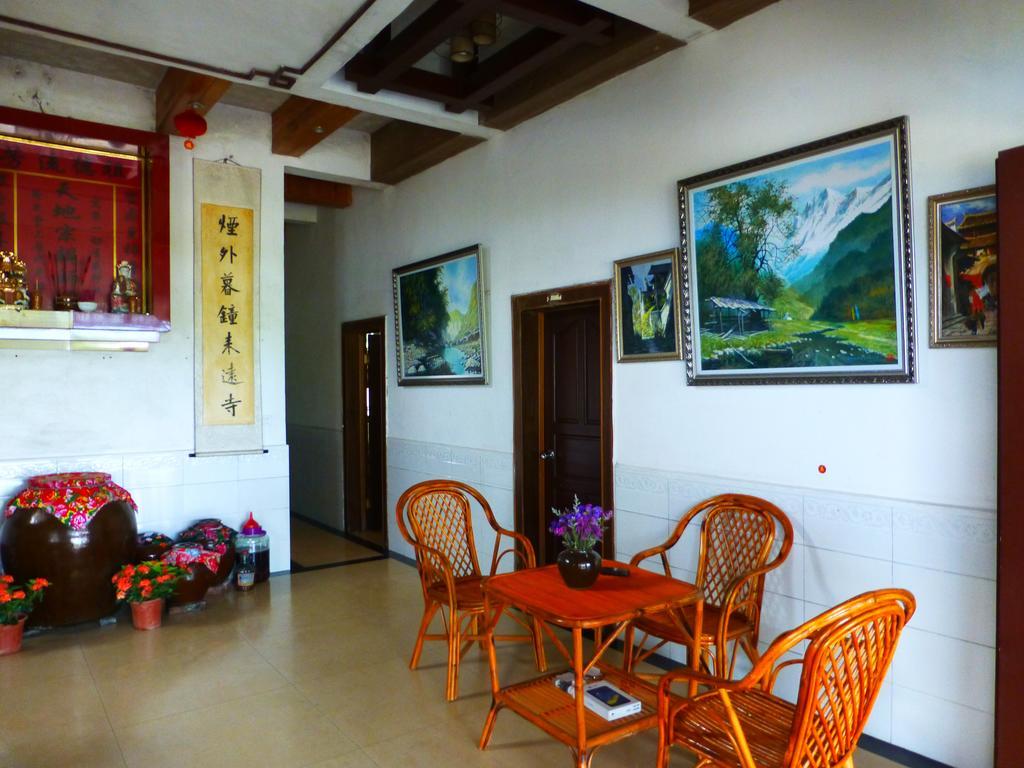 Yangshuo Moon Resort Hotel Guilin Exterior foto