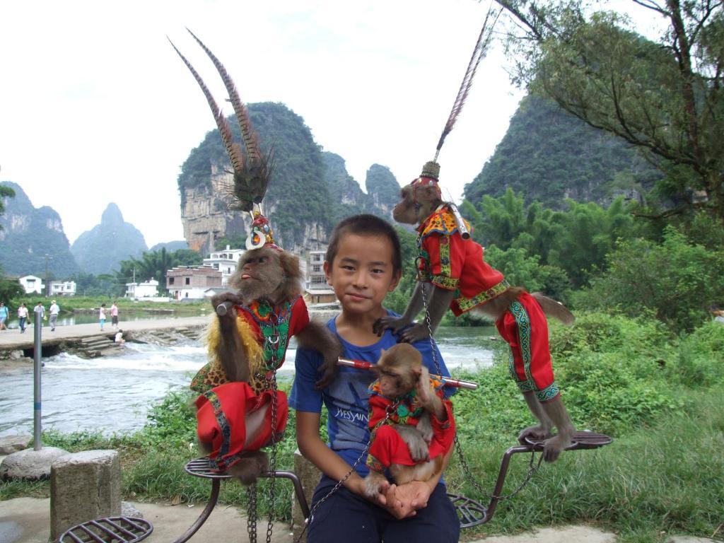 Yangshuo Moon Resort Hotel Guilin Exterior foto